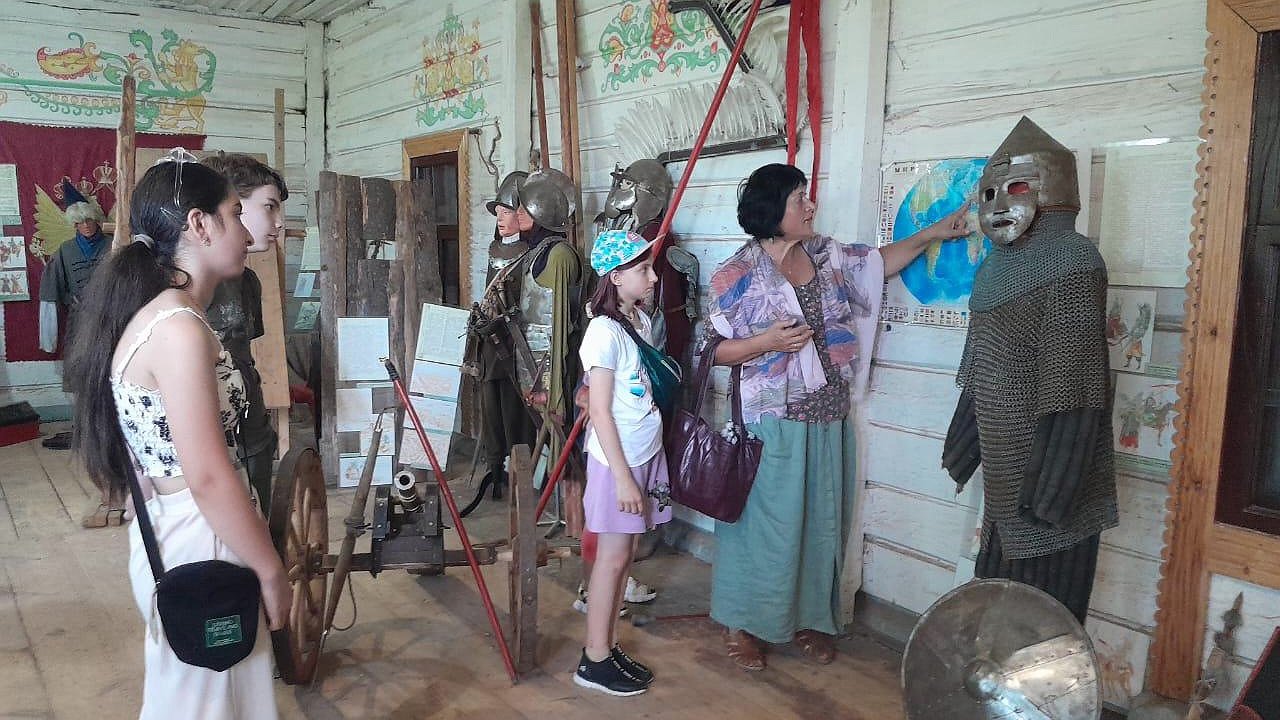 Главная картинка новости: Дети участников СВО посетили усадьбу Зубовых-Бутурлиных