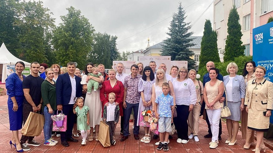 Главная картинка новости: Выставка «Семьи героев» проедет по городам Владимирской области