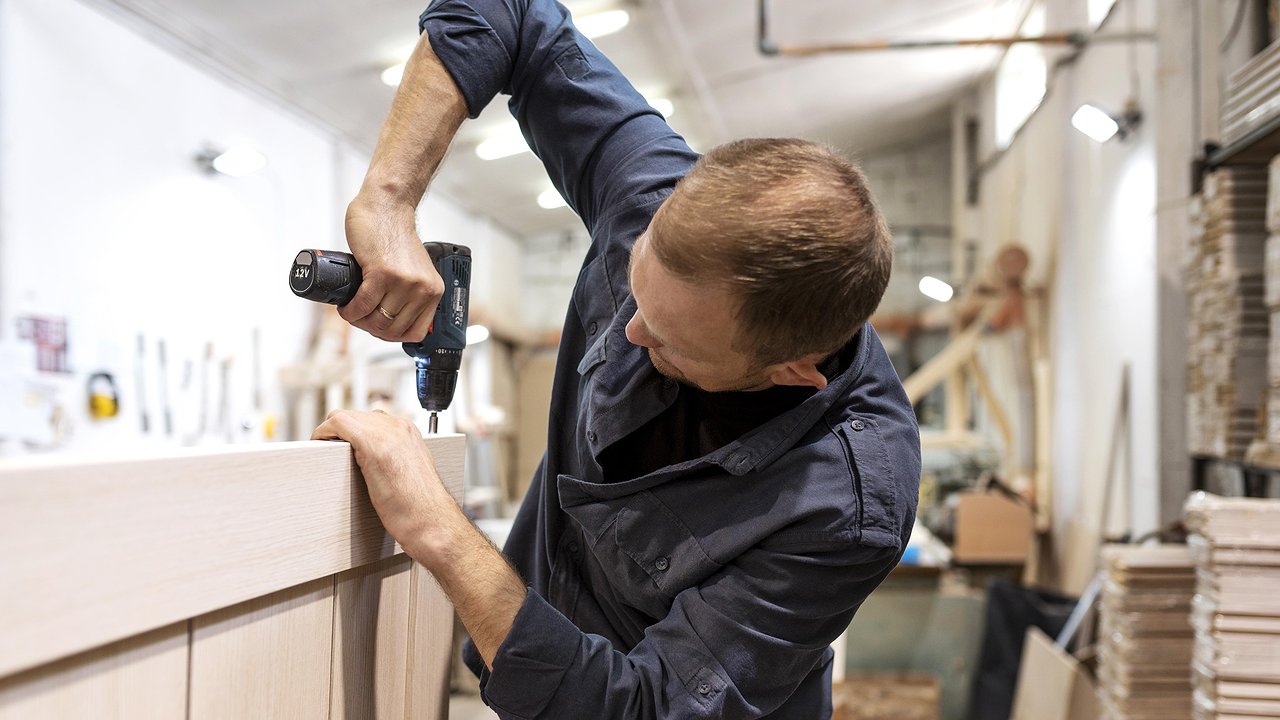 Главная картинка новости: Житель Владимира наказал рублем нерадивых мебельщиков