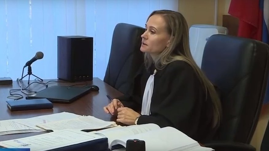 Главная картинка новости: Суд по делу мальчика из Юрьев-Польскоговновь перенесен