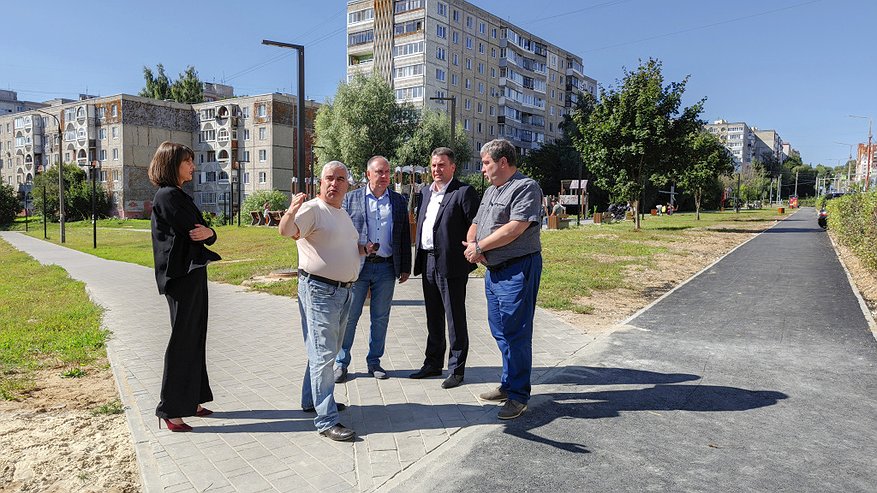 Главная картинка новости: Мэрия Владимира проверила третий внезапный этап благоустройства сквера на Сперанского