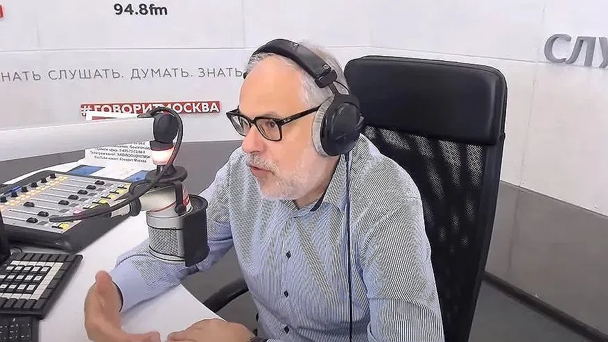 Главная картинка новости: "Миллионы лишатся денег": Михаил Хазин предупредил о скором коллапсе на рынках