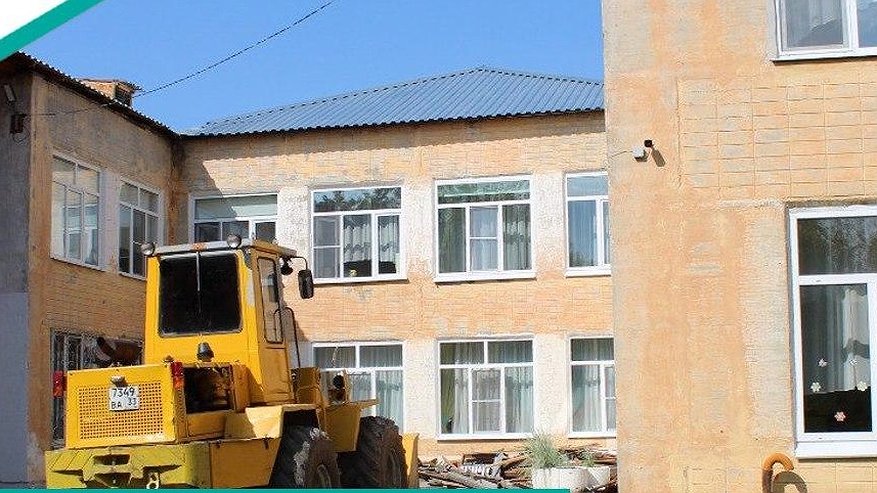 Главная картинка новости: К учебному году в Коврове готовят крыши