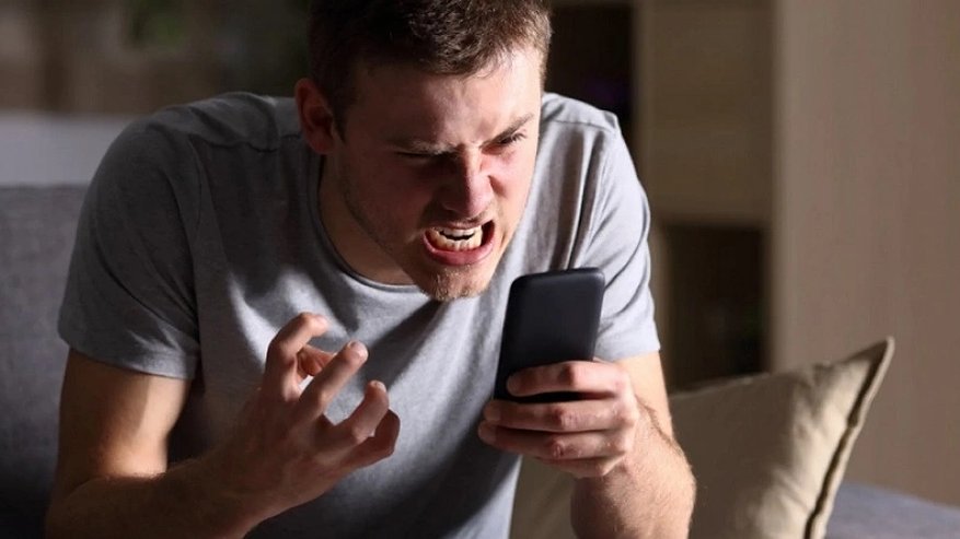 Главная картинка новости: Пользователи Android негодуют: обнаружен "жучок", ворующий деньги с карт