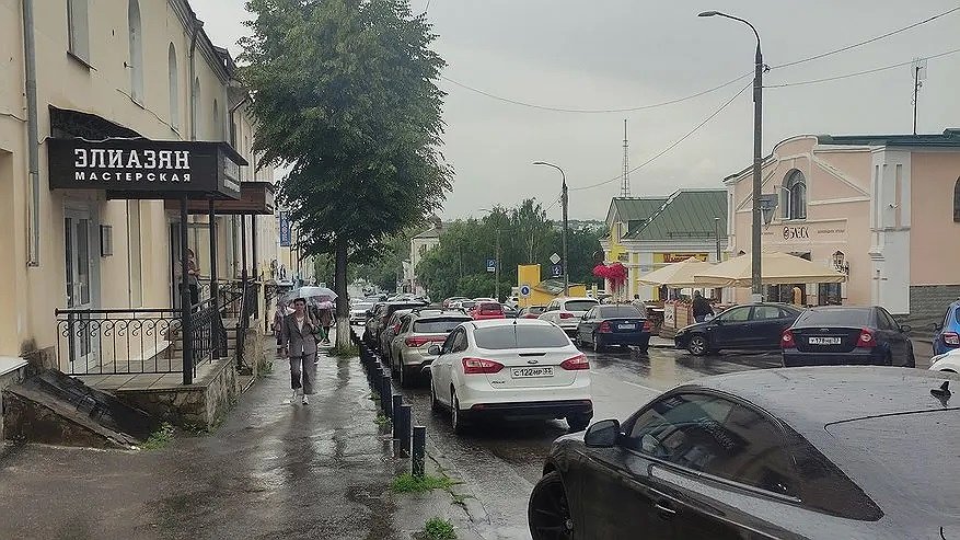 Главная картинка новости: Готовьте зонты: синоптики назвали даты дождливых дней в сентябре