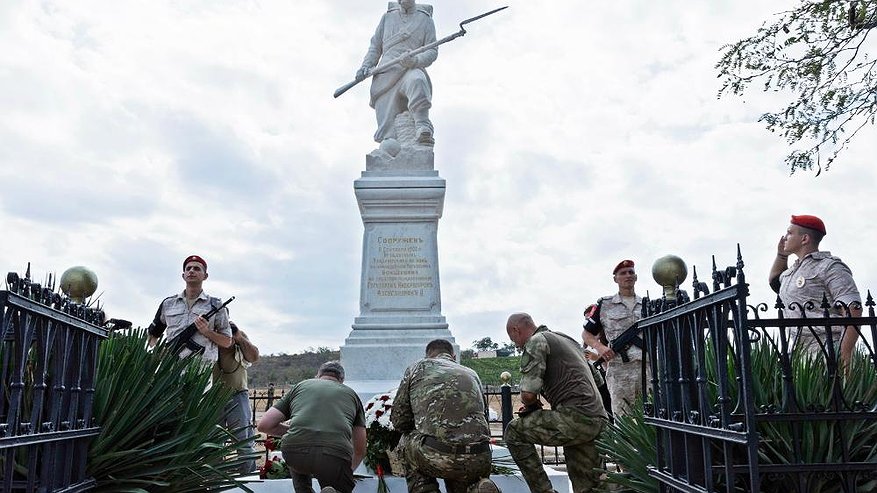 В Крыму открыли памятник  «Русскому солдату Владимирского пехотного полка»