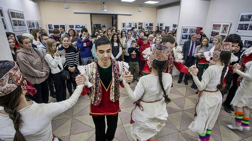 Главная картинка новости: Молодёжные коллективы и семьи области приглашают на фестиваль «Содружество-2024»