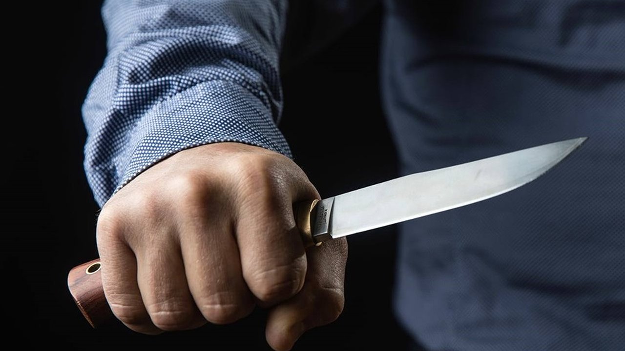 Главная картинка новости: Порезанные шины и угрозы ножом: владимирец лихо отметился хулиганскими выходками