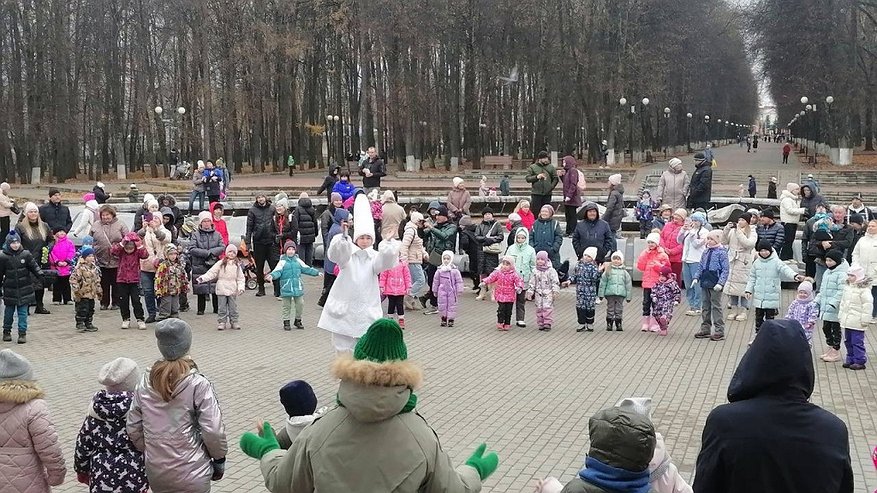 Главная картинка новости: Во Владимире отпраздновали День рождения Деда Мороза