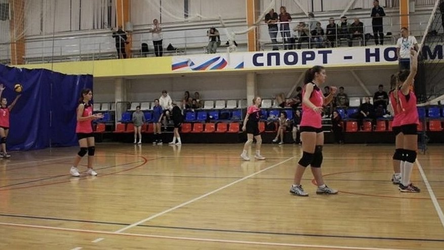 Главная картинка новости: В спорткомплексе «Молодежный» пройдут соревнования по волейболу среди мужских и женских команд
