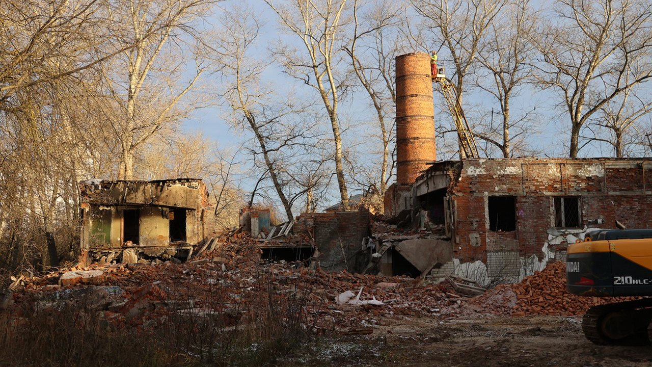 Главная картинка новости: Во Владимире демонтируют котельную на Белоконской