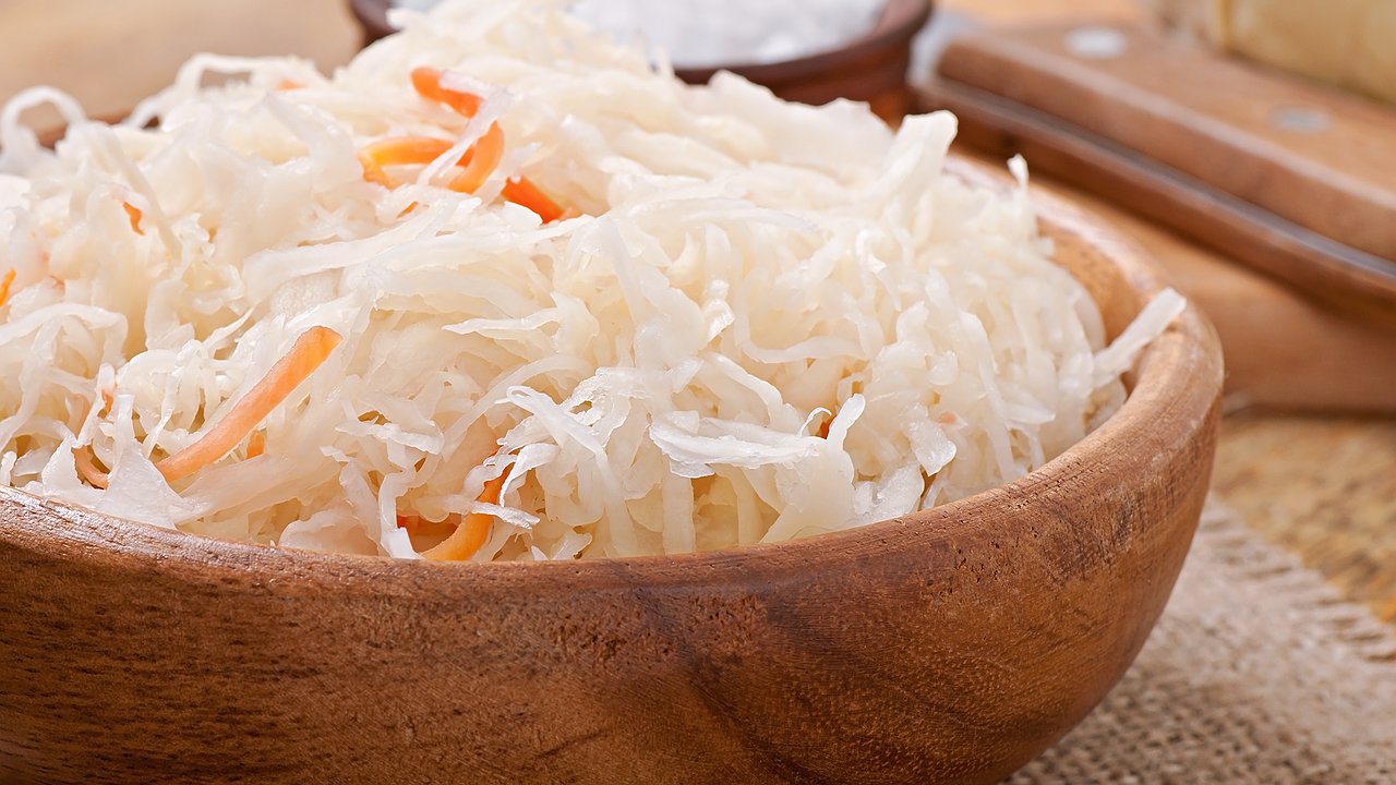 Главная картинка новости: Лучше рецепта квашенной капусты не найти: вкус из СССР – идеальный и простой способ закваски