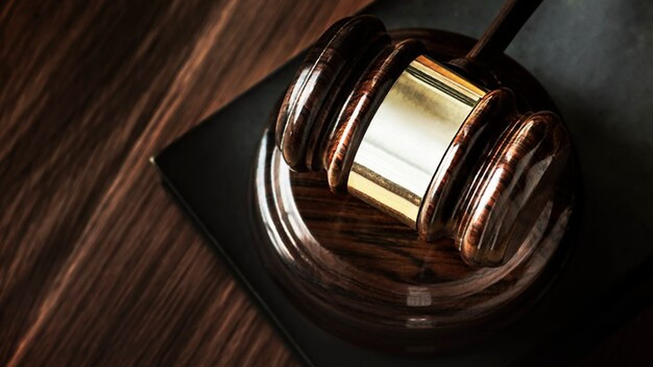 Главная картинка новости: В Коврове у экс-чиновника конфисковали квартиру, полученную в качестве взятки