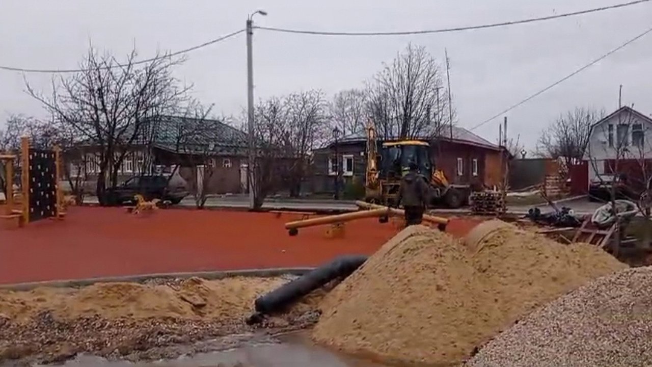 Главная картинка новости: Прокуратура Суздаля добилась завершения ремонта детских площадок