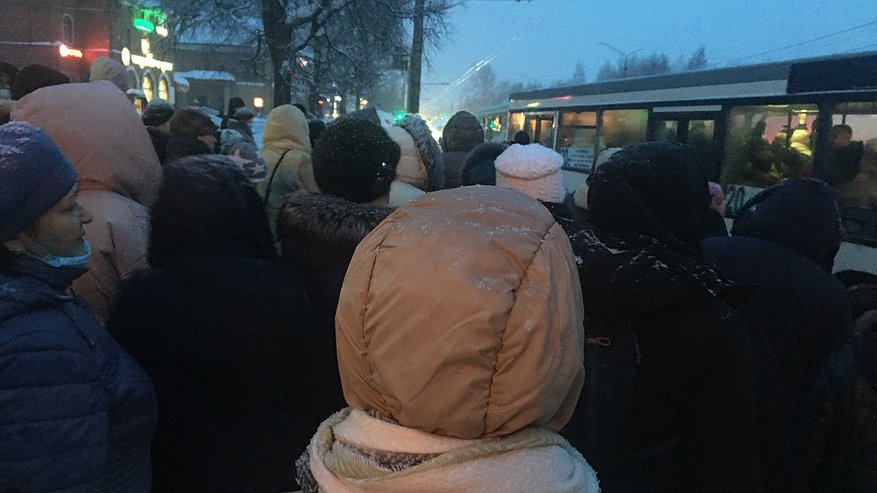 Главная картинка новости: Распоряжение выполняют: пенсионерам к 30 декабря поступит на карту новогодняя выплата с четырьмя нулями