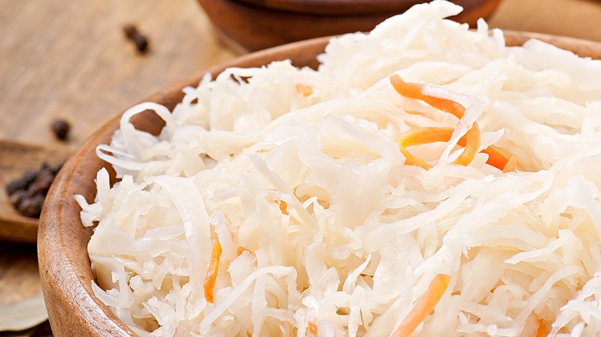 Главная картинка новости: Как сделать квашеную капусту по-настоящему вкусной: три простых правила – все будут завидовать