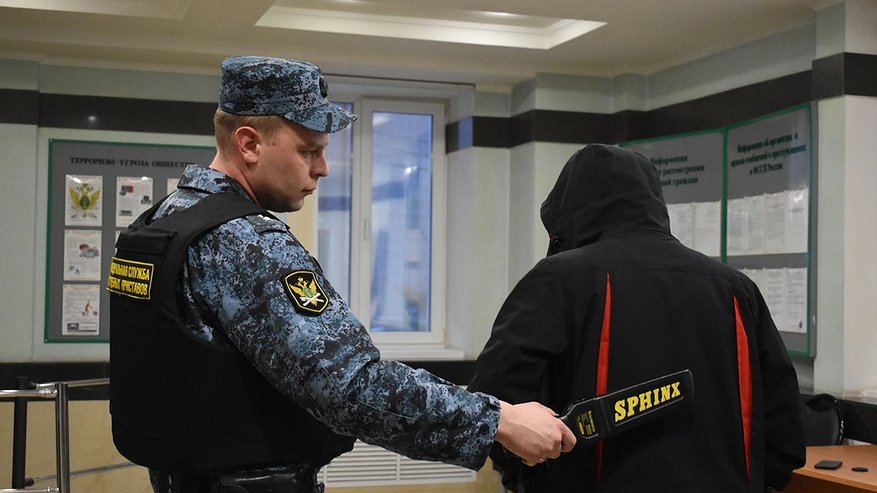 Главная картинка новости: Во владимирских судах изъяли более 4 тысяч запрещённых предметов с начала года