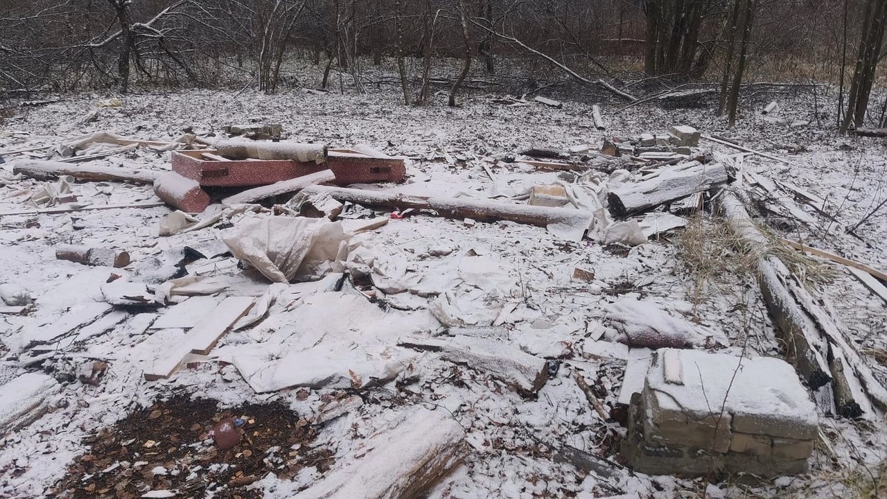 Главная картинка новости: Вблизи Красной Горбатки обнаружили несанкционированную свалку