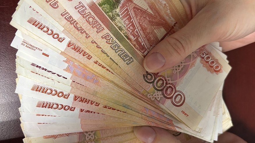 Главная картинка новости: Эксперт Михаил Хазин заявил, что из-за этой ошибки россияне могут лишиться всех своих денег – каких действий избегать