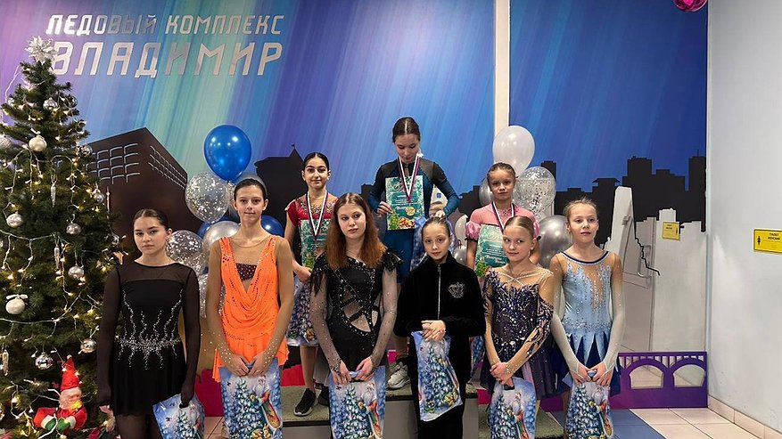 Главная картинка новости: В ледовом комплексе «Владимир» прошли соревнования по фигурному катанию «Зимушка-зима»