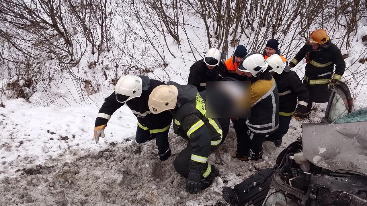 Главная картинка новости: В аварии близ деревни Хламово погиб человек