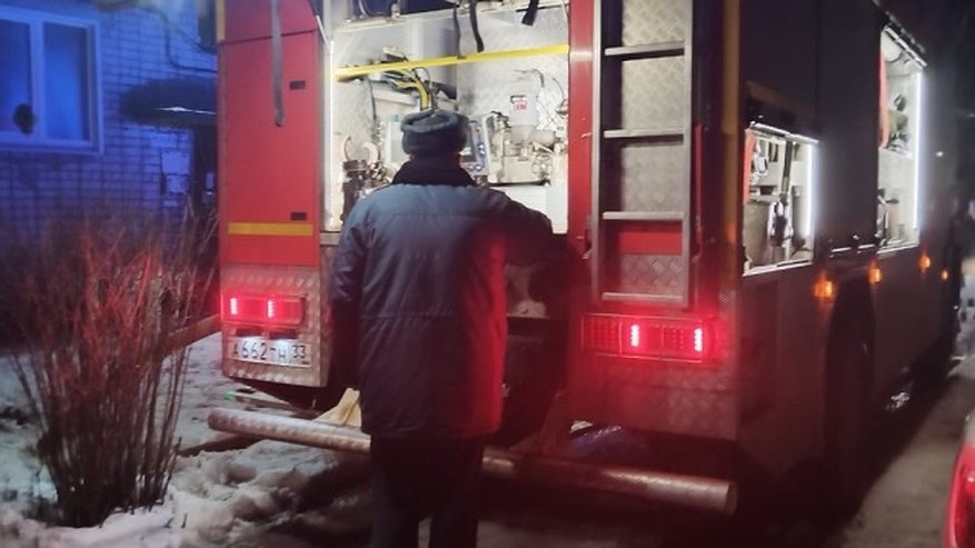 Главная картинка новости: Во Владимире произошёл пожар в многоквартирном доме, эвакуировано 7 человек