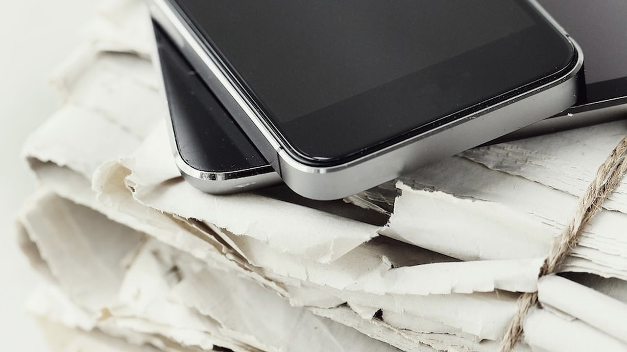 Главная картинка новости: Жительница Вязников похитила из магазина более 30 телефонов