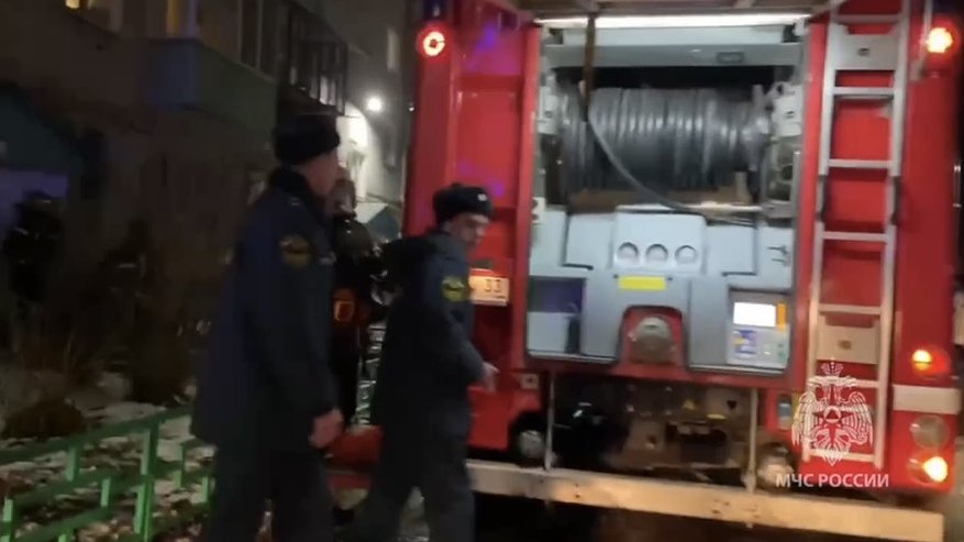 Главная картинка новости: В Коврове из горящего многоквартирного дома эвакуировали 20 человек