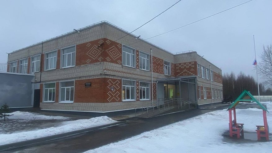 Главная картинка новости: Новый образовательный центр в Камешковском районе объединяет школу и детский сад