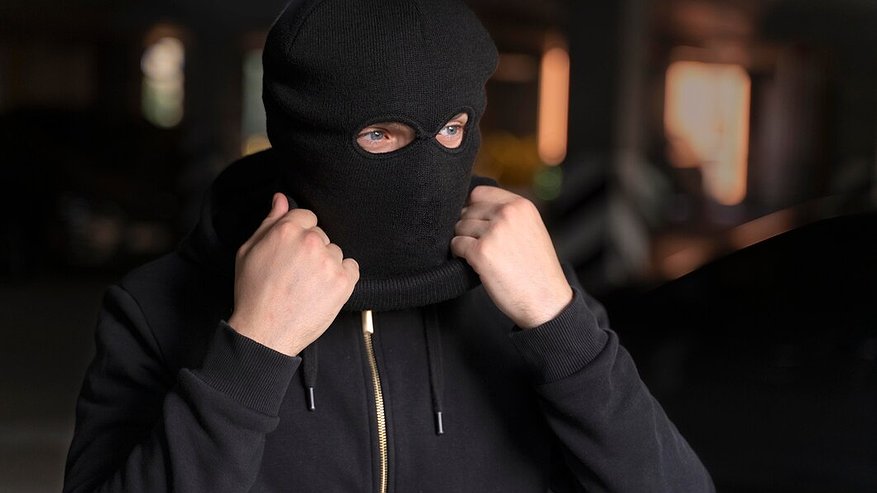 Главная картинка новости: Житель Гусь-Хрустального лишился автомобиля за кражу имущества из дома культуры