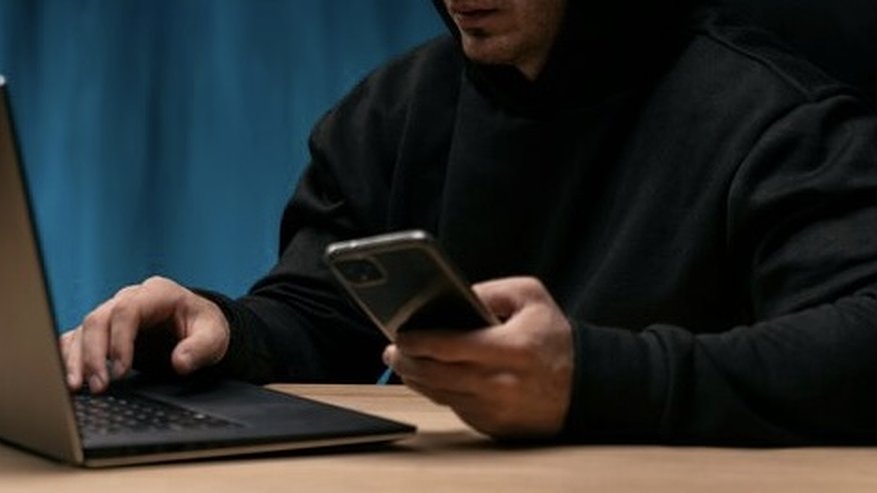 Главная картинка новости: 17% жителей Владимира получают сообщения от мошенников ежедневно