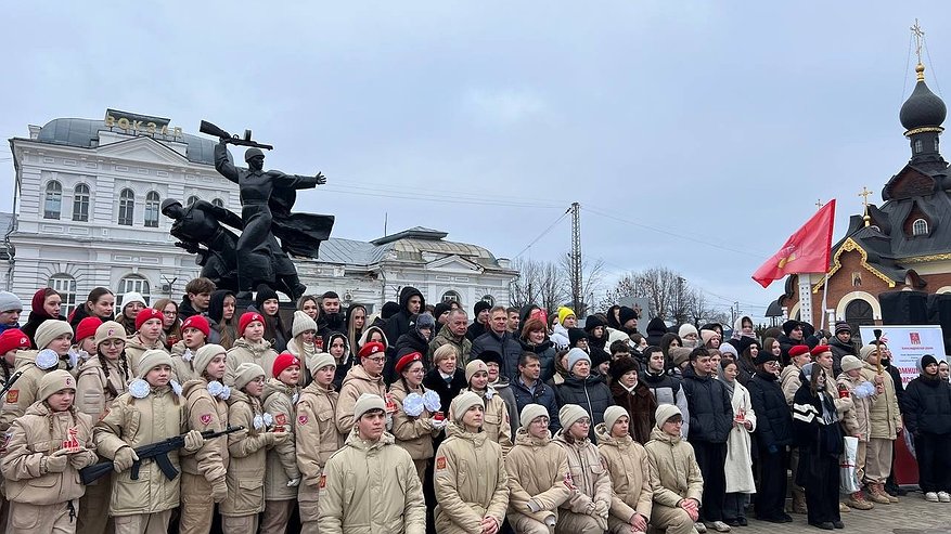 Главная картинка новости: В Александрове почтили память героев на старте Года Защитника Отечества