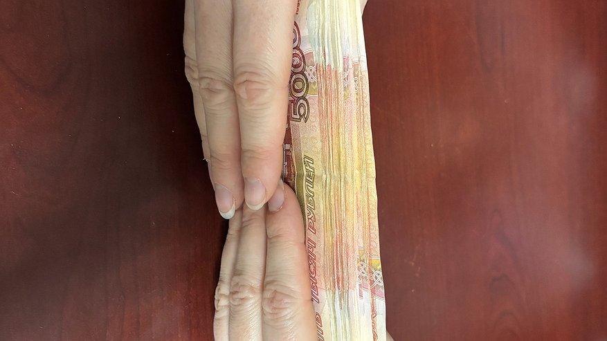 Главная картинка новости: Для всех, у кого купюры по 5000 рублей хранятся дома – россиян ждёт важное изменение в середине февраля