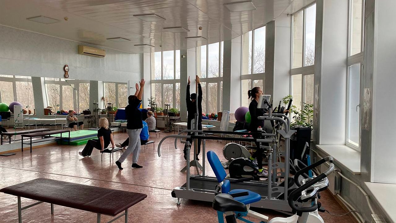 Главная картинка новости: В Муромской больнице №2 установили более 70 новых реабилитационных тренажёров