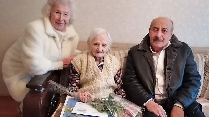 Главная картинка новости: Ветеран ВОВ и труженица тыла из Владимира отметила 95-летний юбилей