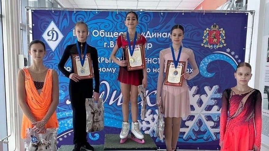 Главная картинка новости: Владимирские фигуристки принесли победу родному городу на турнире «Льдинка»