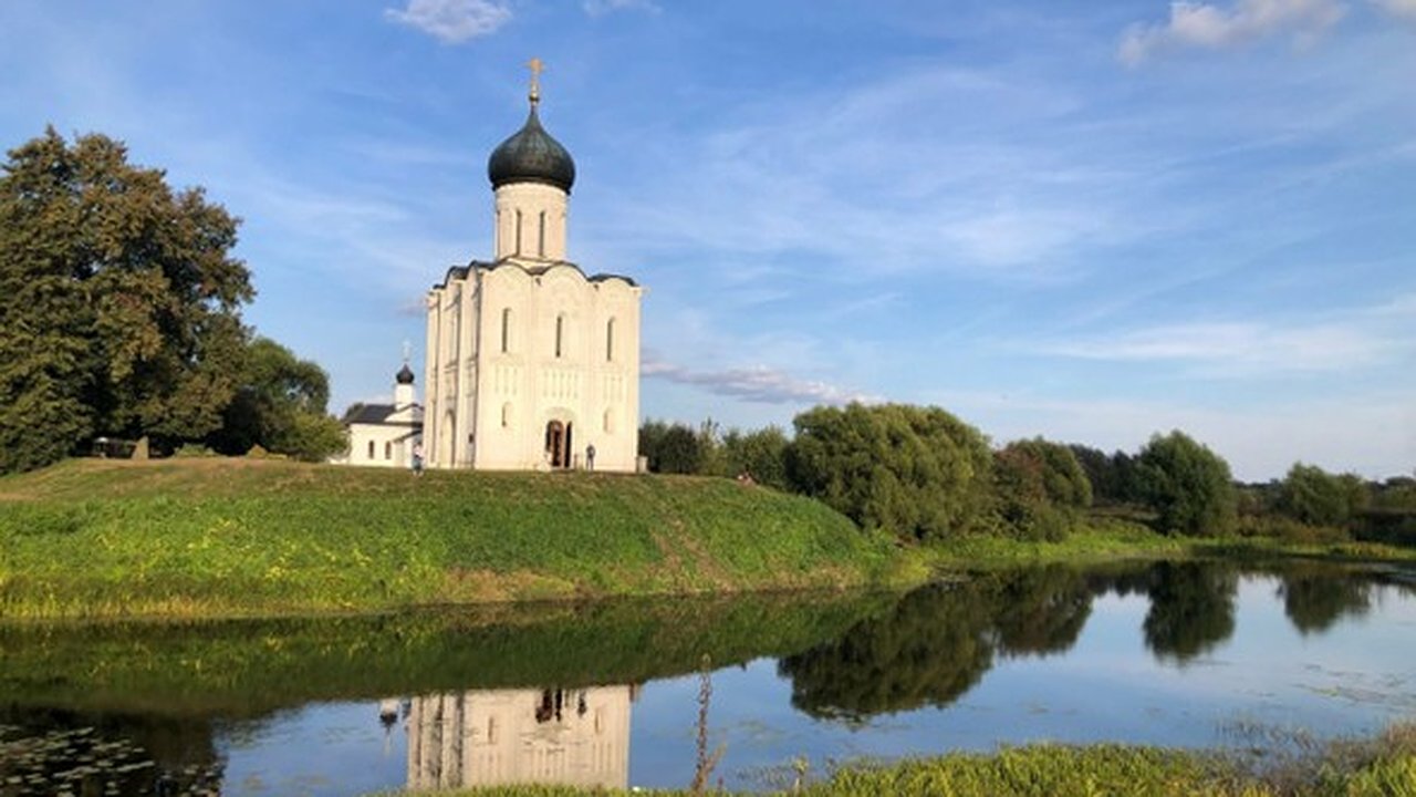 Главная картинка новости: У храма Покрова на Нерли планируют проводить свадебные церемонии