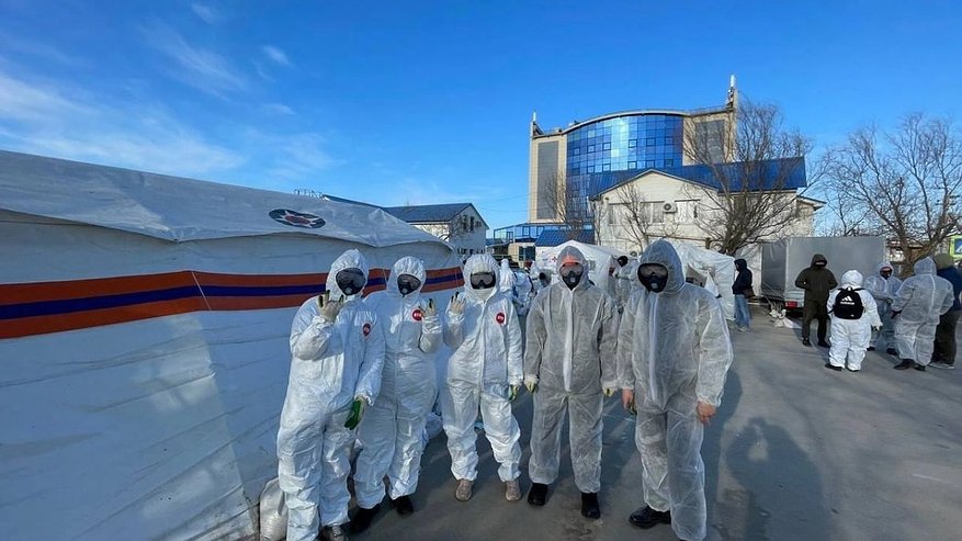 Главная картинка новости: Владимирские студенты-волонтеры содействуют в очистке Черного моря