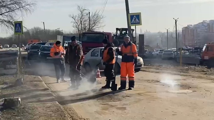 Главная картинка новости: Во Владимире дорожные службы проводят ремонт на нескольких улицах