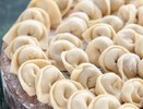 Перемолотые рога и копыта, мяса нет: в Роскачестве выявили худшие бренды пельменей