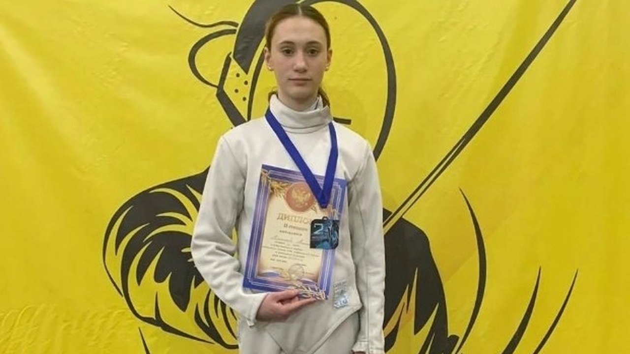Главная картинка новости: Владимирская фехтовальщица завоевала «золото» и «серебро» на турнире в Смоленске