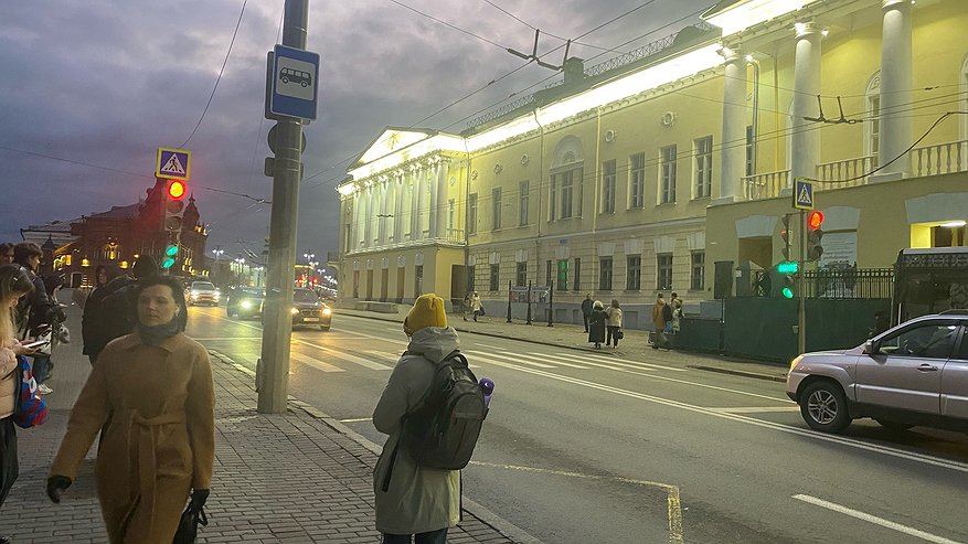 Главная картинка новости: Выходные передвинули из-за обстановки в стране: майские праздники 2025 больше не будут прежними для россиян