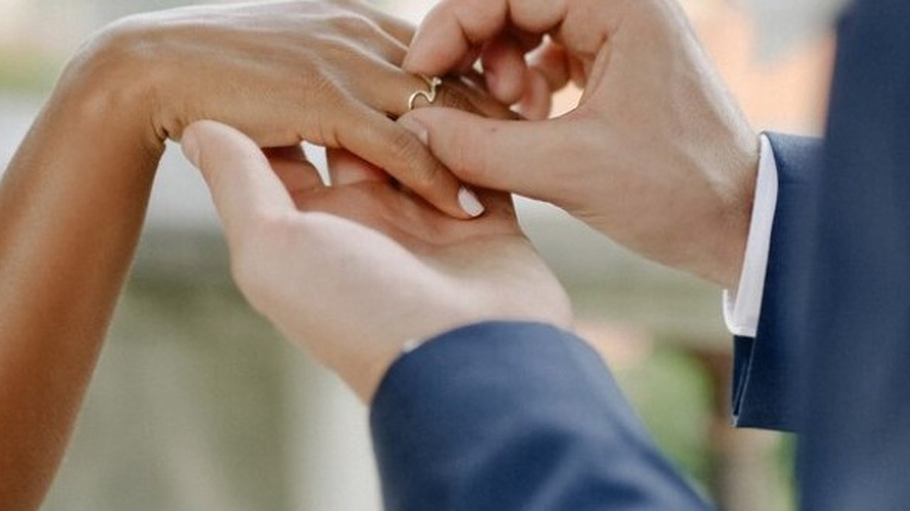 Главная картинка новости: Каждый второй брак во Владимирской области оформляют через Госуслуги