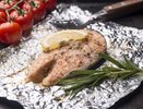 Уберите фольгу: эти продукты категорически запрещено в нее заворачивать при запекании - опасно для здоровья