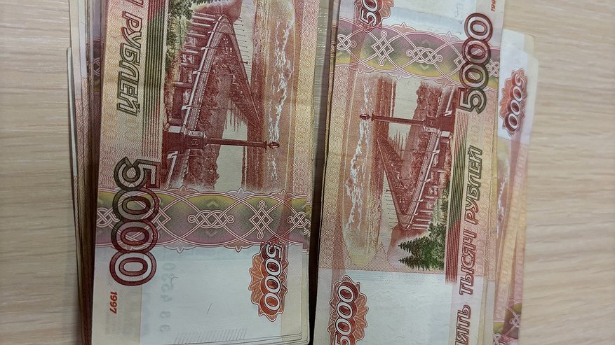 Главная картинка новости: Купюры не станут принимать в магазинах уже 14 марта - неожиданный сюрприз для всех россиян