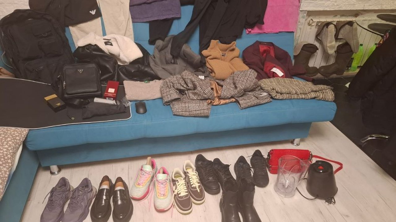 Главная картинка новости: Во Владимире сотрудница пункта выдачи похитила товары на 300 тысяч рублей