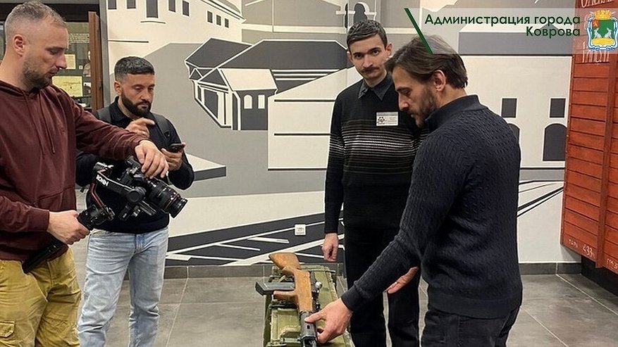 Главная картинка новости: В Коврове прошли съемки программы «НЕ ФАКТ» о первом в мире автомате