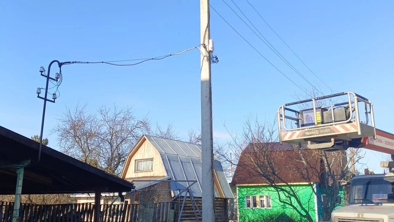 Главная картинка новости: В Собинском районе заменили небезопасные столбы линии электропередач