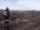 Во Владимире спасатели потушили надвигающийся на автозаправку огонь
