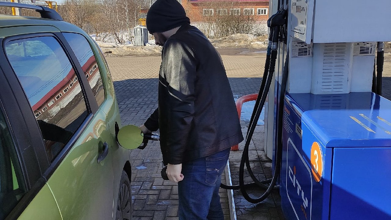 Главная картинка новости: С завтрашнего дня пропадет на всех заправках. Водителей ждет неожиданное изменение на АЗС